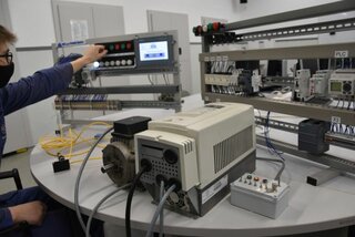 Mechanik elektrotechnik - PLC panel
