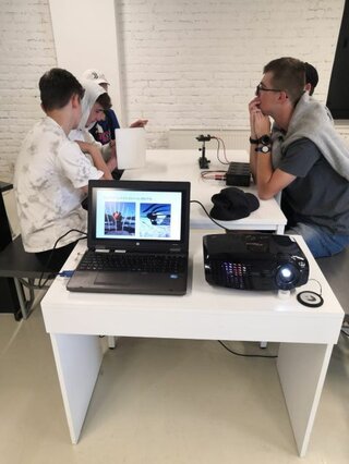Einsteinovo laboratórium:  Fotenie pohyblivých objektov 