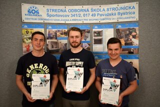 4. miesto v celoslovenskej SOČ. Zľava D. Papánek, M. Bajza, M. Šuraba