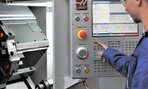 Obsluha CNC stroja