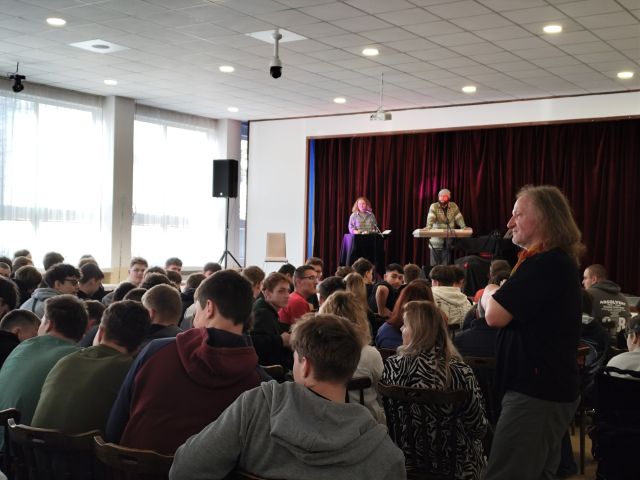 Výchovný koncert ,,Zneužívanie moci: Profil zbabelého agresora“